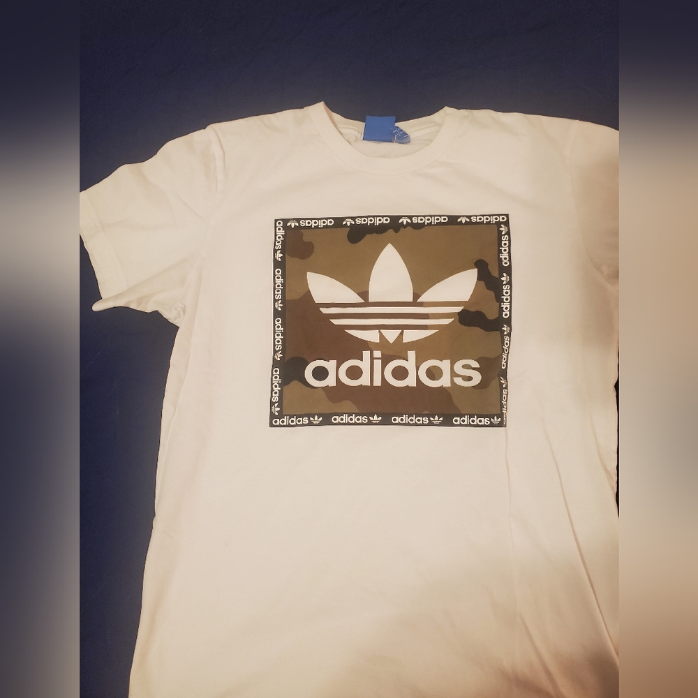 Adidas T-Shirt